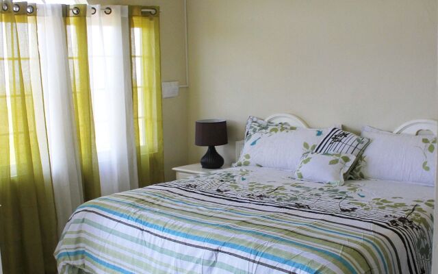 Retreat Guesthouse Luxury Suites