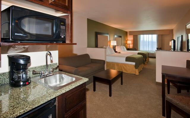 Holiday Inn Express & Suites Dewitt (Syracuse) by IHG