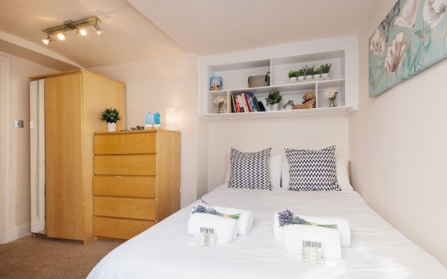 The Gloucester Terrace Nest - CB