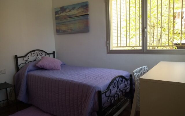 Bright And Comfortable House 20 Min To Barcelona