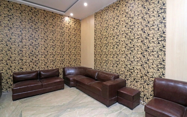 OYO 26170 Hotel Manzana