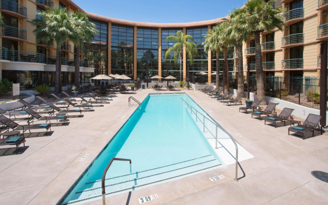 Embassy Suites by Hilton Phoenix Biltmore