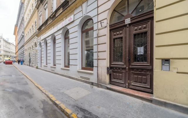 Venus Apartments - Opera III