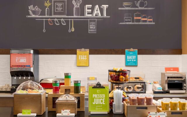 Hampton Inn & Suites by Hilton Kelowna Airport