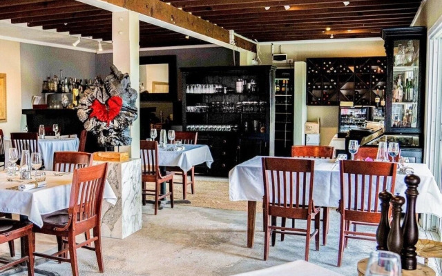 Queen's Garden Resort & Spa