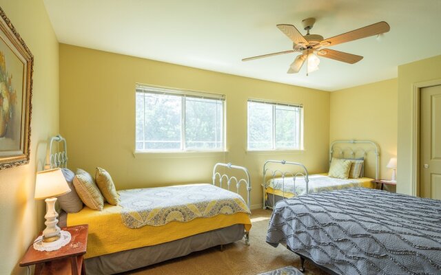 Pecan Shores Retreat by RedAwning