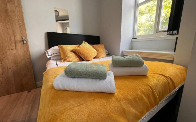 Impeccable 2-bed Apartment by Cardiff City Centre