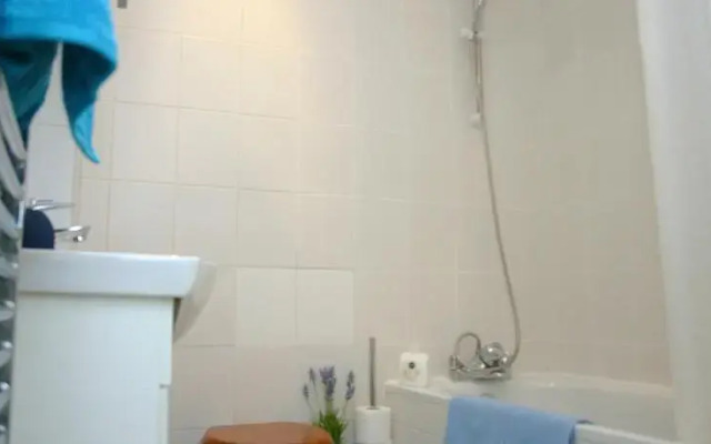 Holland Road Apartment