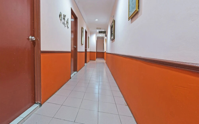 OYO 89498 Sri Seroja Inn Budget Hotel