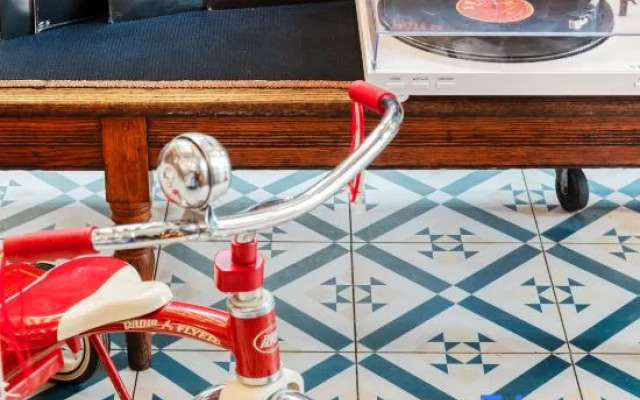 Busy koala Weeknd Hotel