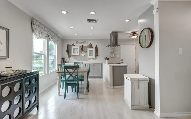 Flamingo Flats 3 Bedroom Home by Redawning