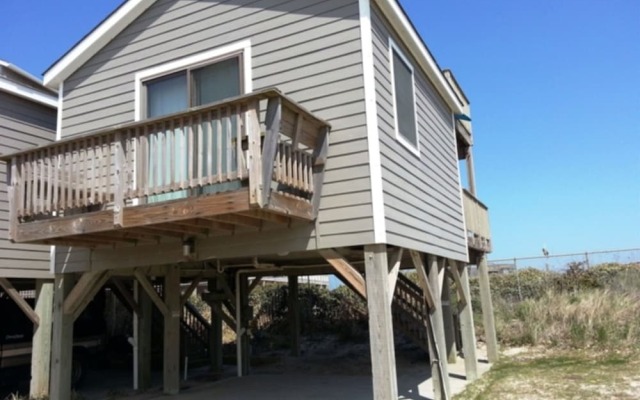 40 Hatteras Blew Studio Bedroom Condo by RedAwning