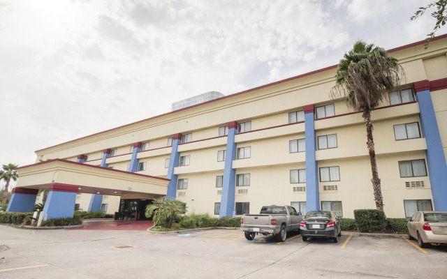 OYO Townhouse Houston Airport North