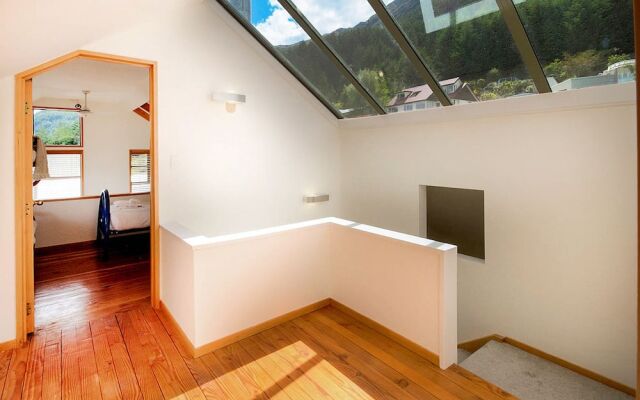 Ruby's Fernhill Vista