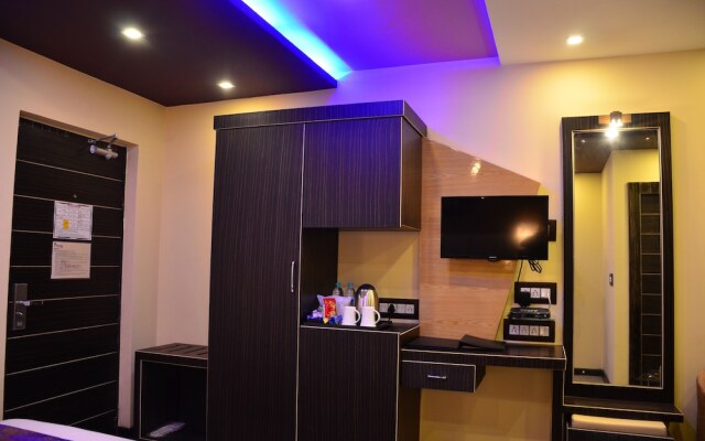 Dolphin Chocolate Inn