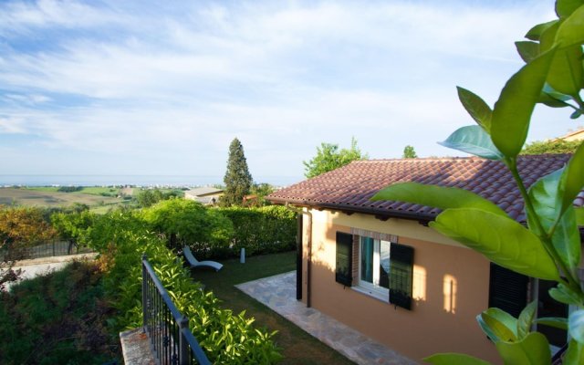 Posh Holiday Home in San Costanzo with Garden near Sea