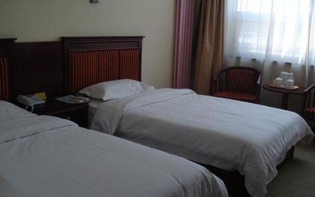 Universal Jinghang Airport Hotel