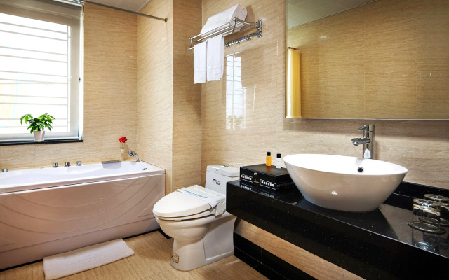 Luxeden Hotel Hanoi