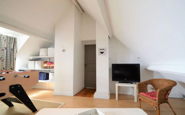 Attractive Holiday Home in Gerin With Private Garden