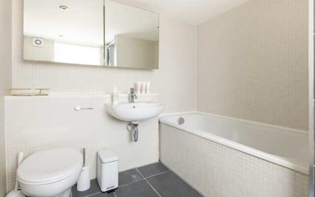 The Euston Square Escape - Modern & Central 4BDR Home