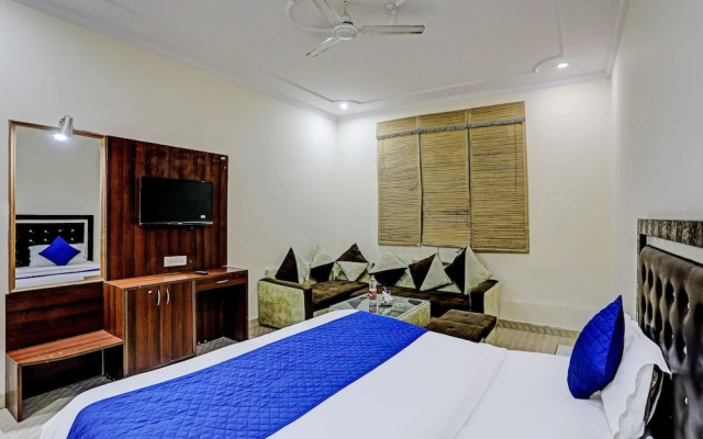 Roomshala 020 Hotel Black Stone