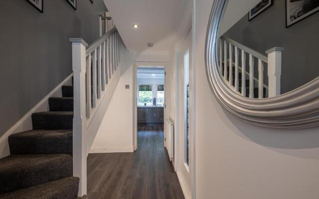 Modern 2 Bedroom House