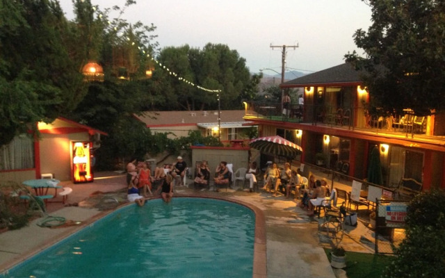 Piazza's Pine Cone Inn