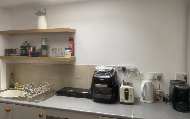 Cosy Self-contained Studio Flat in Bristol