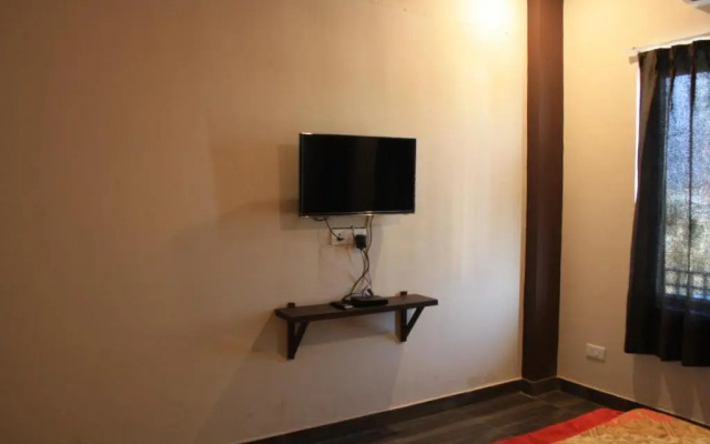 The Glass House Premium