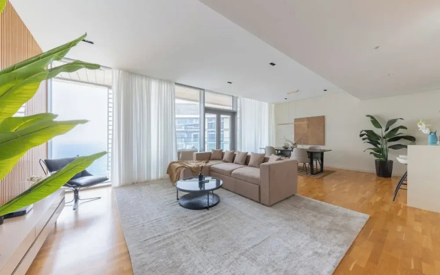 Sea View 2BR Bluewaters