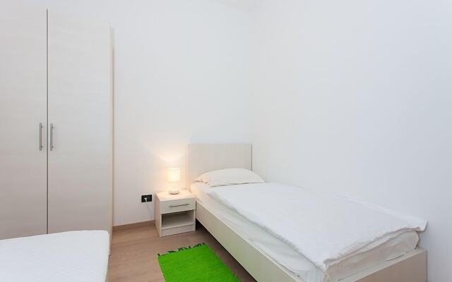 Fimi- With Swimming Pool - A2 Green