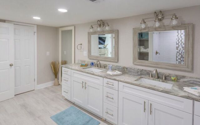 San Remo Beach Front Condo Star5Vaca