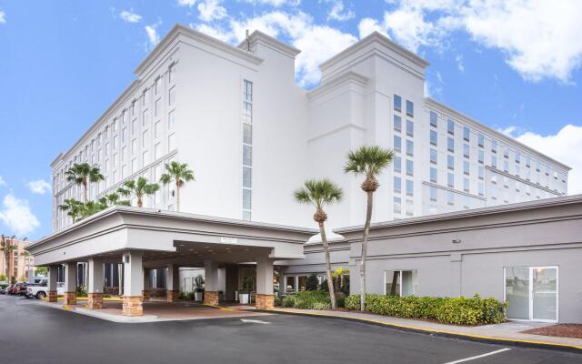 Holiday Inn & Suites Across From Universal Orlando, an IHG Hotel