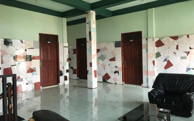 OYO 1918 Hotel Sera Indah