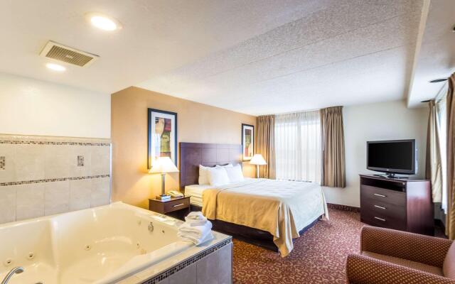 Quality Suites Milwaukee Airport