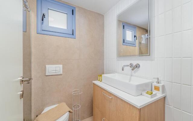 Lefkada Blue Luxury Apartments, Perigiali A4 Entrance Level