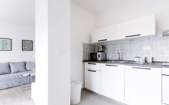 Apartment Black & White