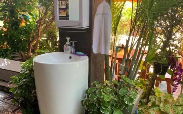 Lert Sri Hotel