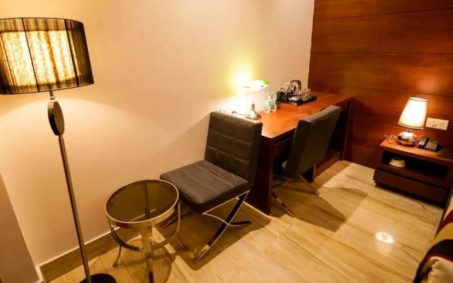 Hotel Crossroad by OYO Rooms