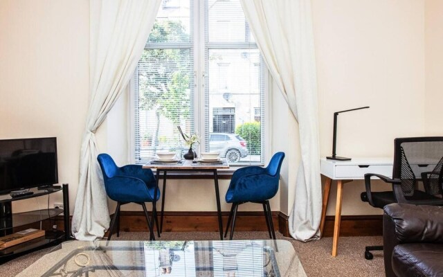 The Summit West End - 1BR Cosy Flat, Central, Wifi