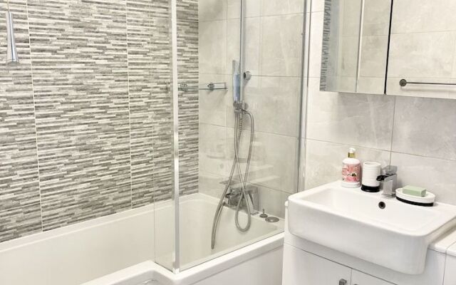 Paddington Luxury Apartment