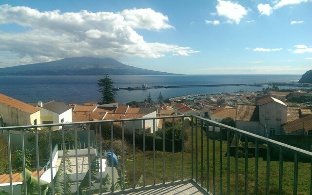 House With 3 Bedrooms in Horta, With Wonderful sea View, Furnished Ter