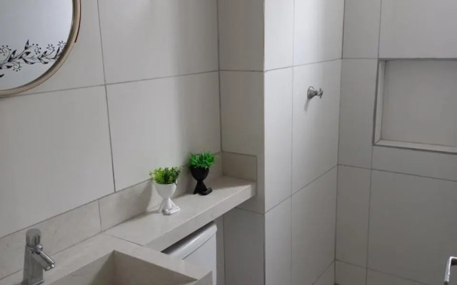 Apartamento, Zona Leste, ótima localização.