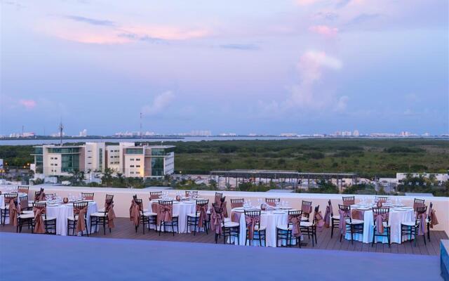 Four Points by Sheraton Cancun Centro