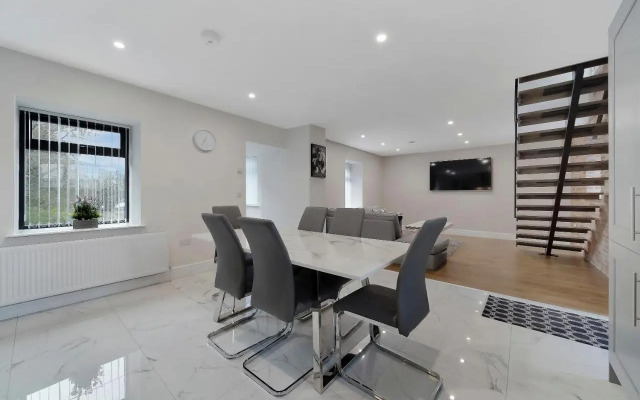 NEW Glenside Abbey sleeping 7 guests