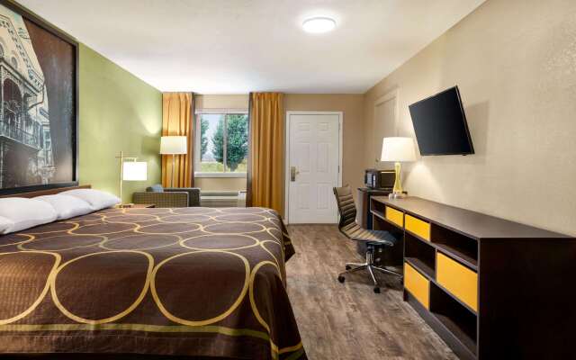 Super 8 by Wyndham Brookhaven