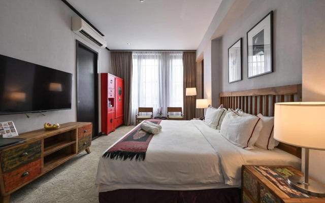 1825 Gallery Hotel