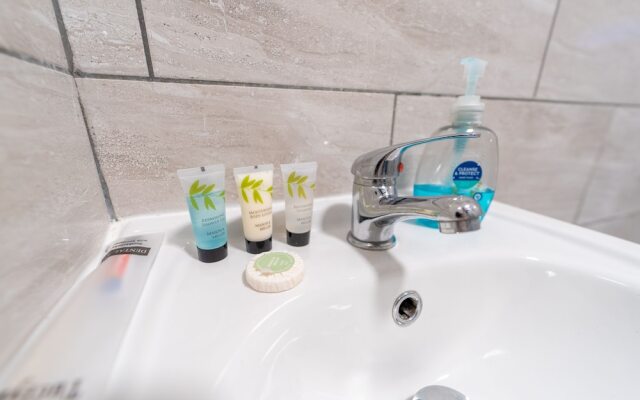 46 North Road Studios Near QE and UOB