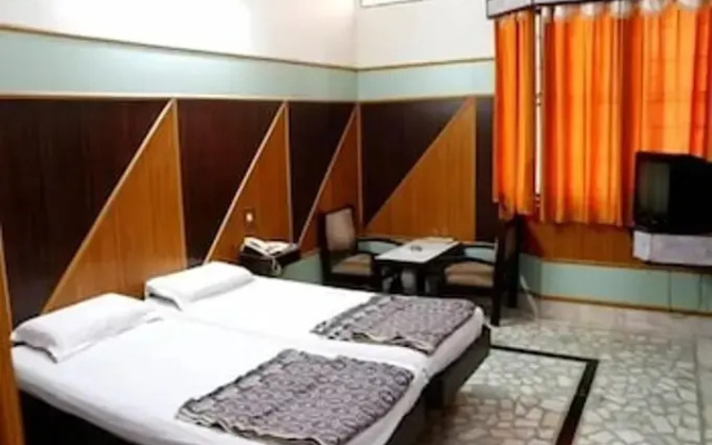 Iroomz Ashoka Comforts