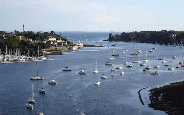 Apartment in Benodet Near Sandy Beaches